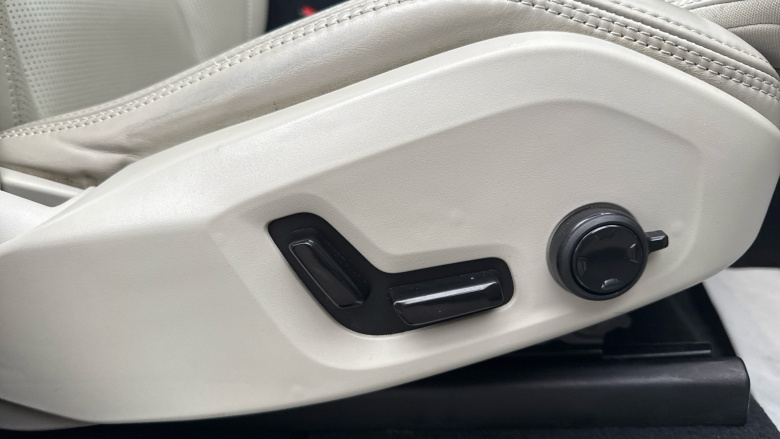 Volvo Xc90 2.0 B5D [235] Inscription Pro 5dr AWD Geartronic Diesel Estate